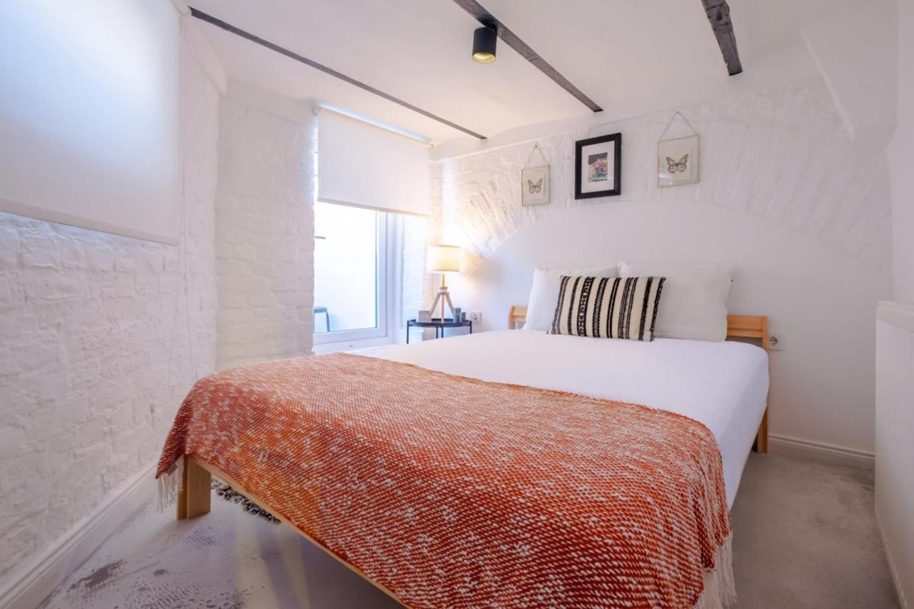Vibrant Flat 5 Minutes Walk To Istiklal In Beyoglu Apartment อิสตันบูล ภายนอก รูปภาพ