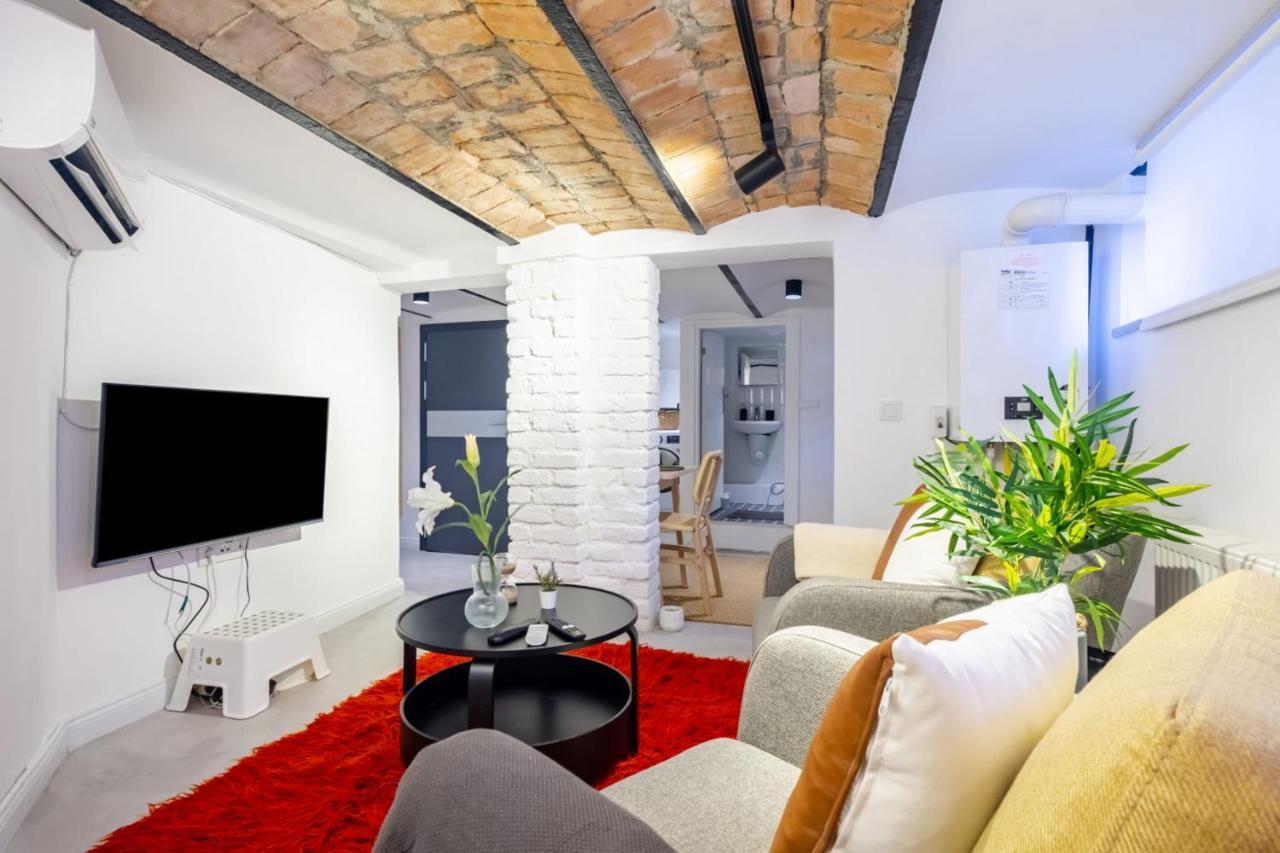 Vibrant Flat 5 Minutes Walk To Istiklal In Beyoglu Apartment อิสตันบูล ภายนอก รูปภาพ
